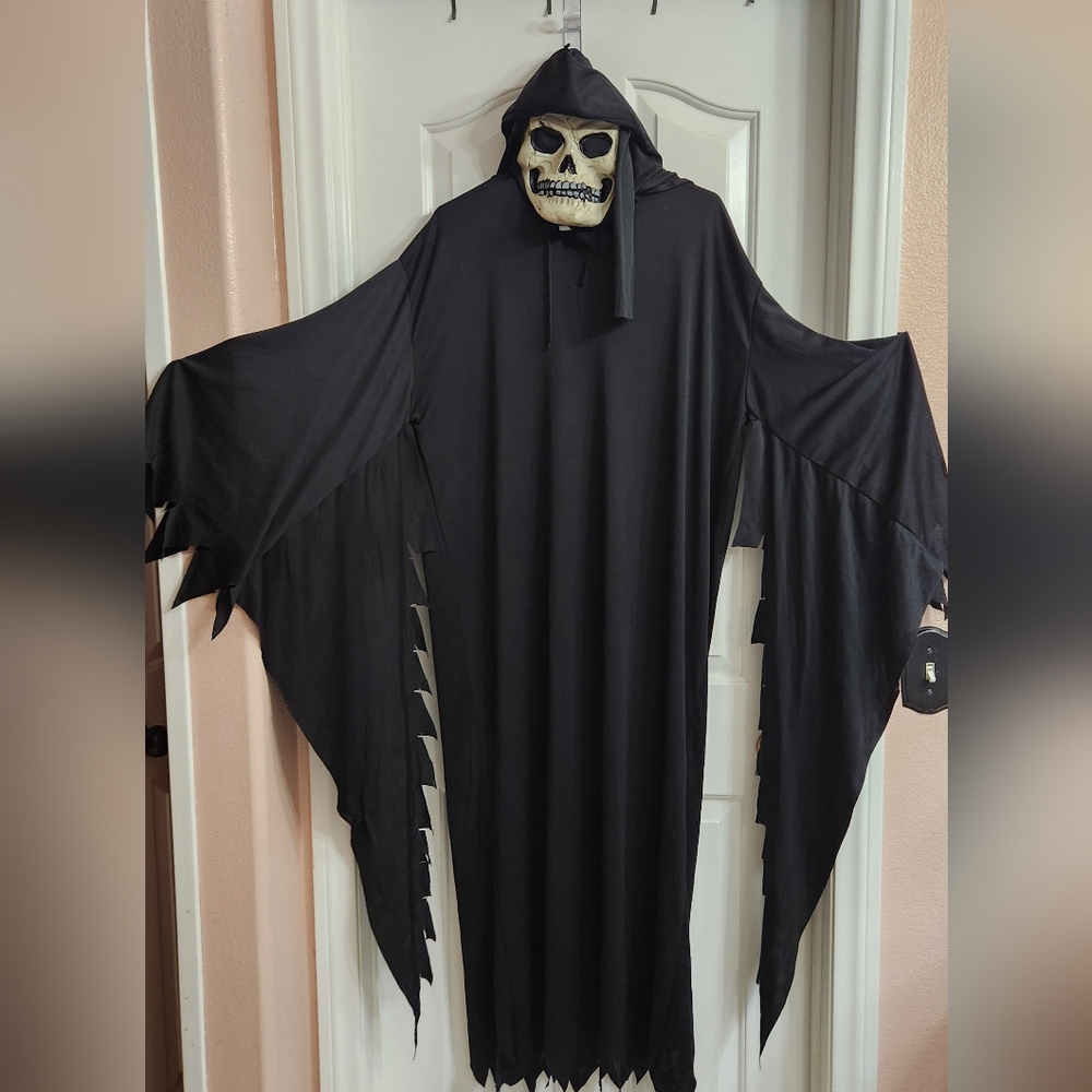 Black Hooded cloak for adults Halloween Costume NOTE**(Mask sold separately)**